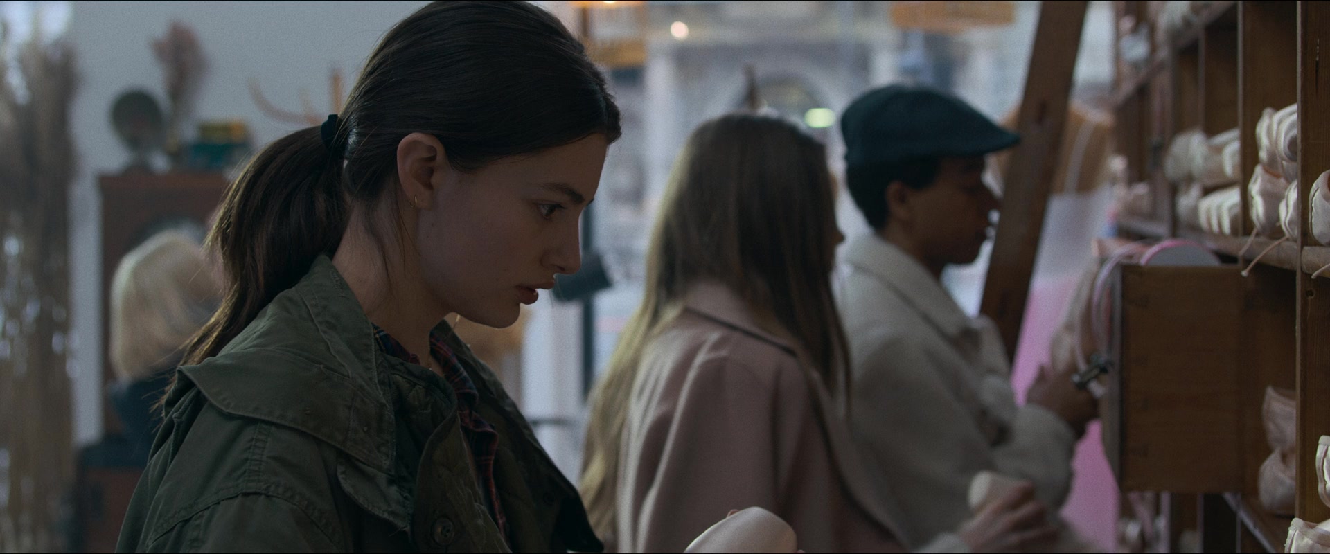 Райские птицы: фильм (2021) смотреть онлайн бесплатно на ZonaFilm.ru