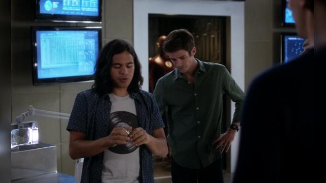 Флэш двух миров - 2 серия, 2 сезона, сериала Флэш (2014)