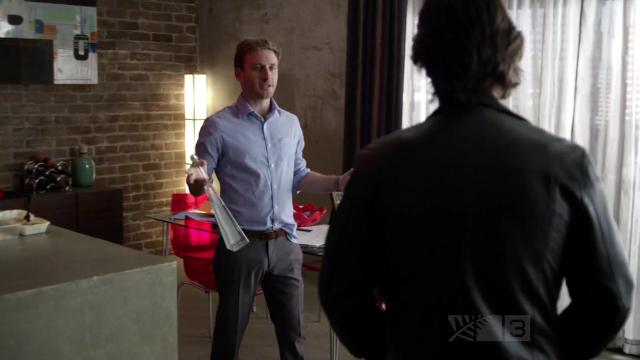 Bergerbar - 3 серия, 3 сезона, сериала Всемогущие Джонсоны (2010)