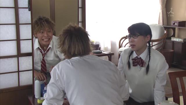 7 серия, 1 сезона, сериала Хулиган и пай-девочка (2010)