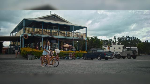 Boy Loses Dad - 4 серия, 1 сезона, сериала Мальчик поглощает Вселенную (2024)