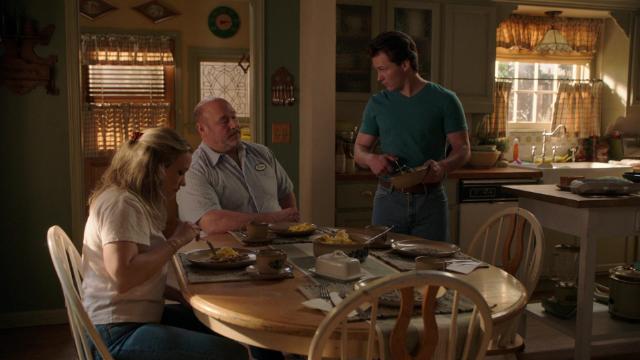 Лодыжечный монитор и большой пластиковый дом из дерьма - 8 серия, 7 сезона, сериала Детство Шелдона (2017)