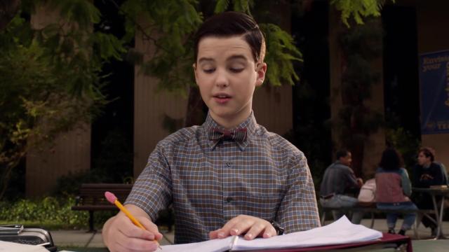 Введение в инженерное дело и капля геля для волос - 7 серия, 5 сезона, сериала Детство Шелдона (2017)